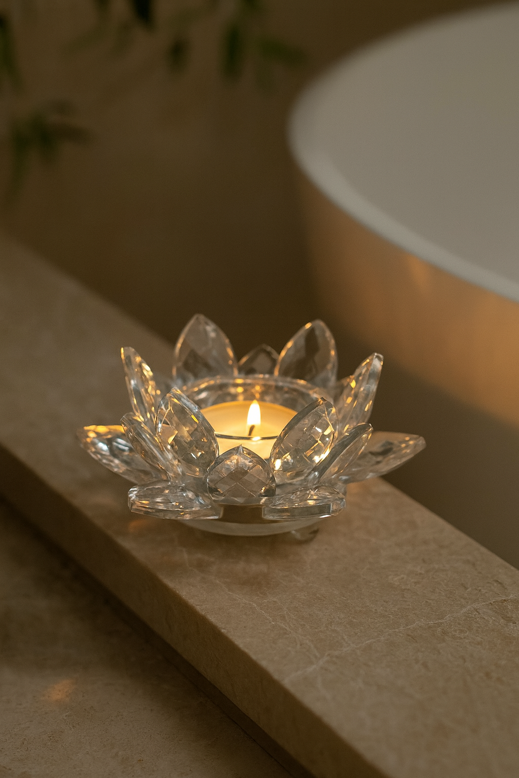 Lotus candlestick made of crystal glass - Lumen