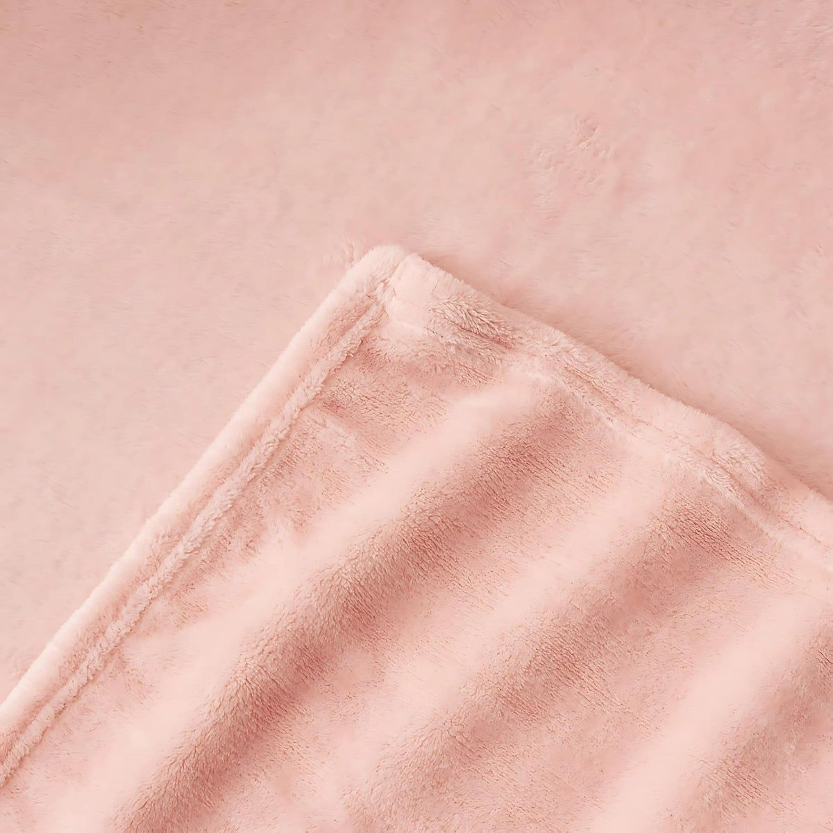 Plüschdecke Vømre - Pinke Rose