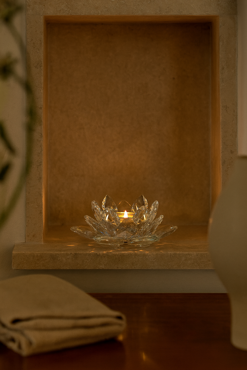 Lotus candlestick made of crystal glass - Lumen