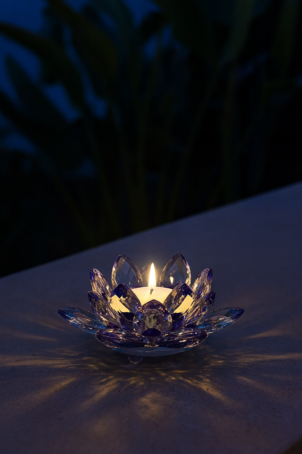 Lotus candlestick made of crystal glass - Virelle