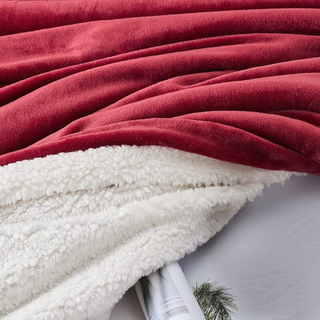 RoyalSoft microplush blanket with lamb - red 150x200 cm