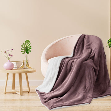 Plüschdecke mit Schafsfell - Warme Schokolade